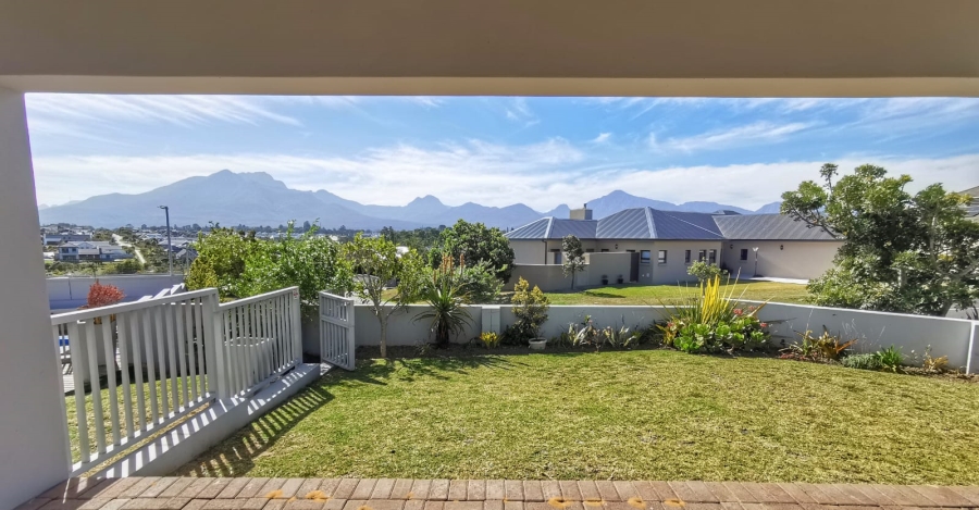 3 Bedroom Property for Sale in Kraaibosch Western Cape